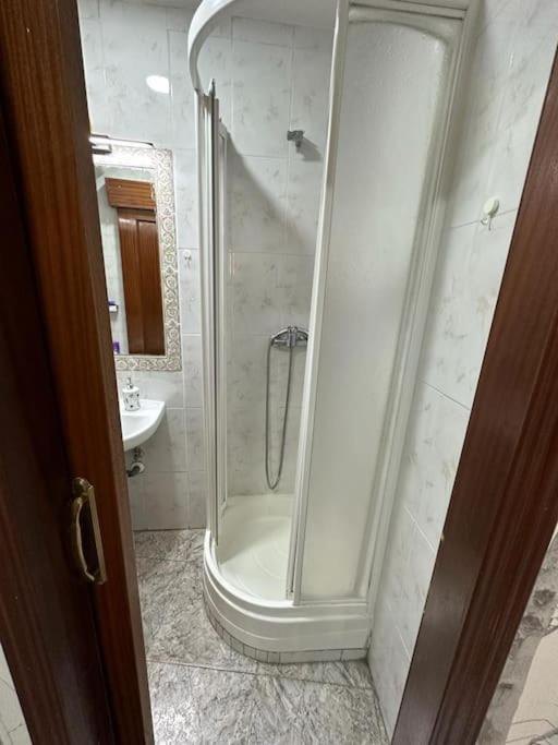 Economico Piso En Madrid Centro Apartment Luaran gambar